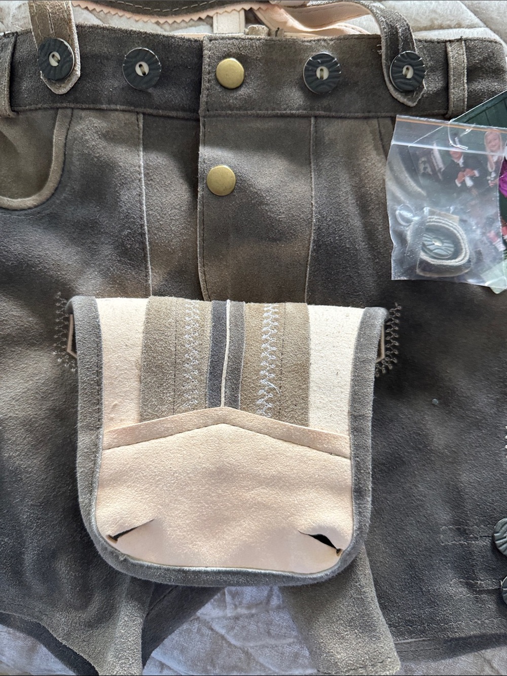Authentic BONDI Isar-Trachten boys’ short Lederhosen with traditional suspenders - Picture 9 of 13